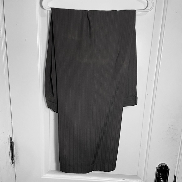 Picasso Dark blue 2 piece Suit with Notched Lapels and Pinstripes With Tie - Picture 9 of 9